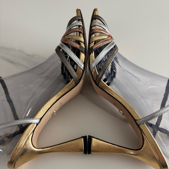 DEE OCLEPPO Carmel Sandals Gold and Silver Strappy Heels sz 9.5 - Picture 6 of 14